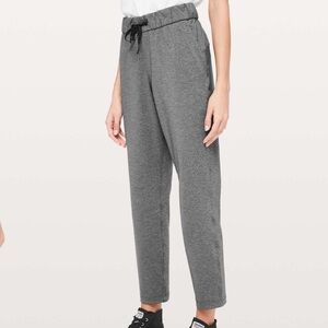 Lululemon On The Fly Pant *27" in Heathered Black size 6